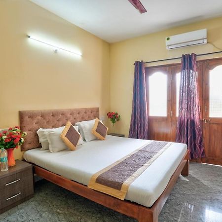 Golden Studio Apartment Goa Калангуте Екстериор снимка