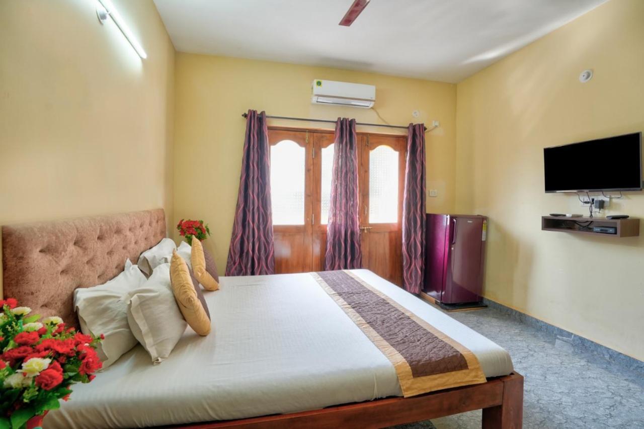 Golden Studio Apartment Goa Калангуте Екстериор снимка