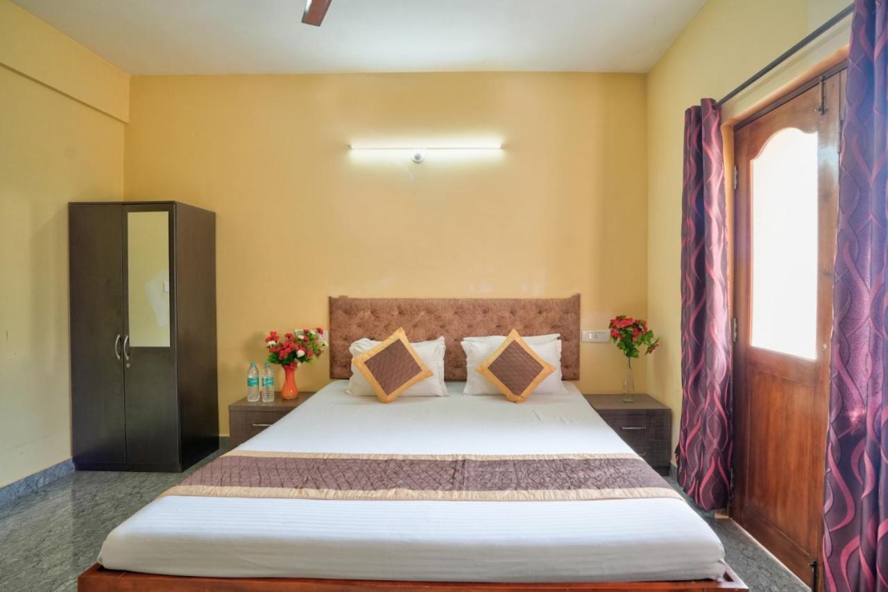 Golden Studio Apartment Goa Калангуте Екстериор снимка