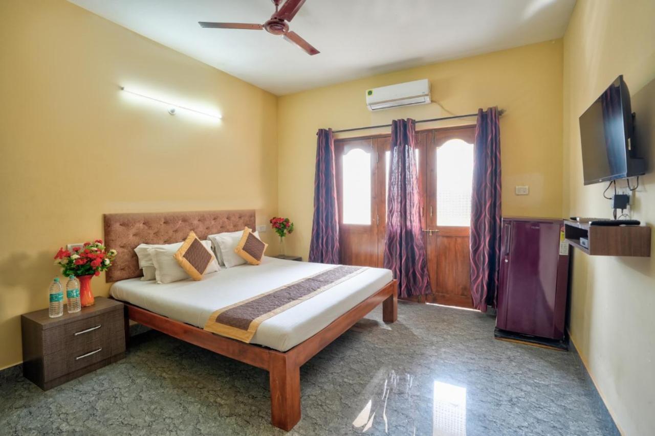 Golden Studio Apartment Goa Калангуте Екстериор снимка