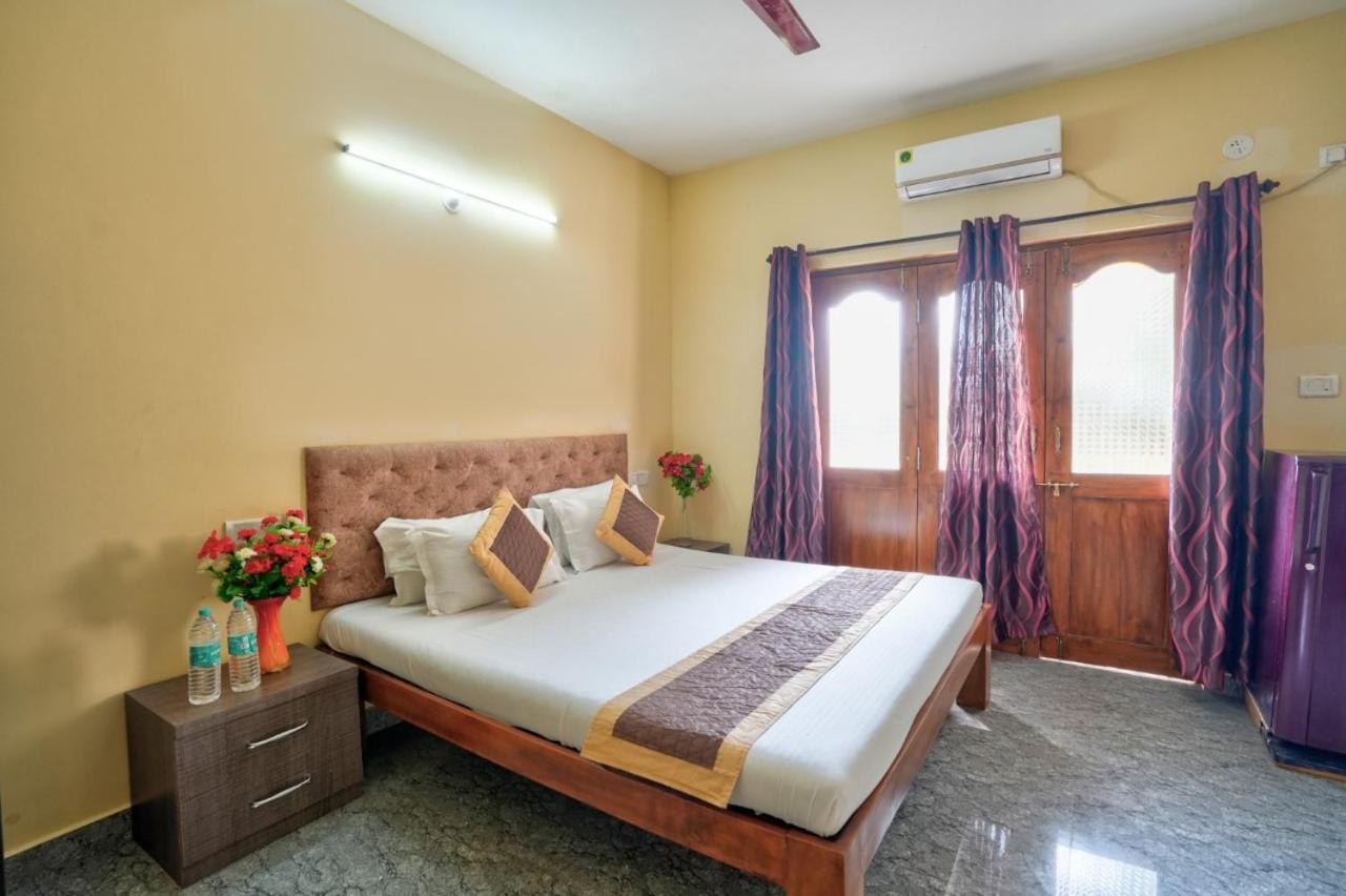Golden Studio Apartment Goa Калангуте Екстериор снимка